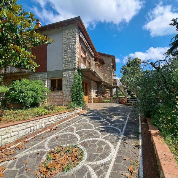 casa indipendente in vendita a Sinalunga