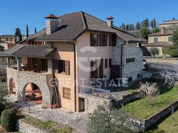 casa indipendente in vendita a Sinalunga