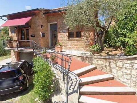 casa indipendente in vendita a Sinalunga
