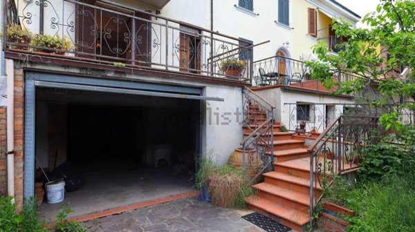 casa indipendente in vendita a Sinalunga in zona Bettolle