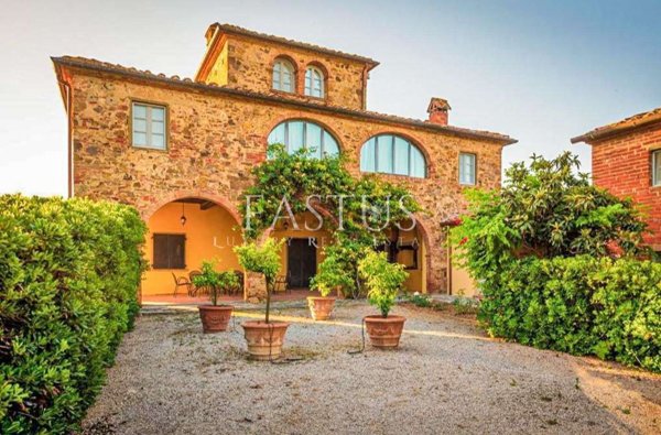 casa indipendente in vendita a Sinalunga