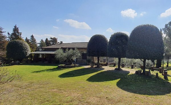 casa indipendente in vendita a Sinalunga