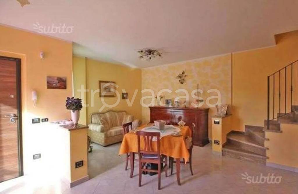 casa indipendente in vendita a Sinalunga in zona Rigomagno