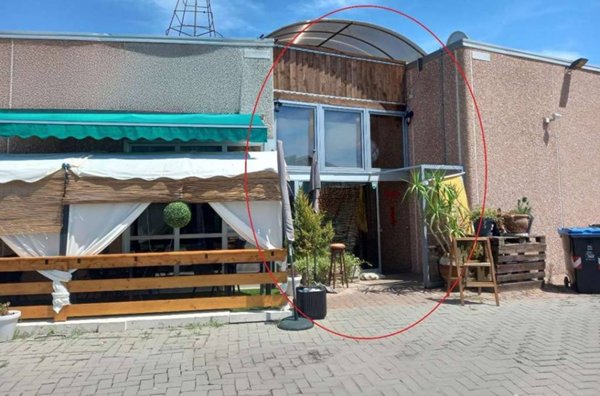 negozio in vendita a Sinalunga in zona Bettolle