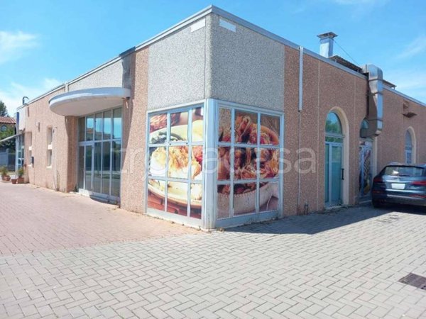 negozio in vendita a Sinalunga in zona Bettolle