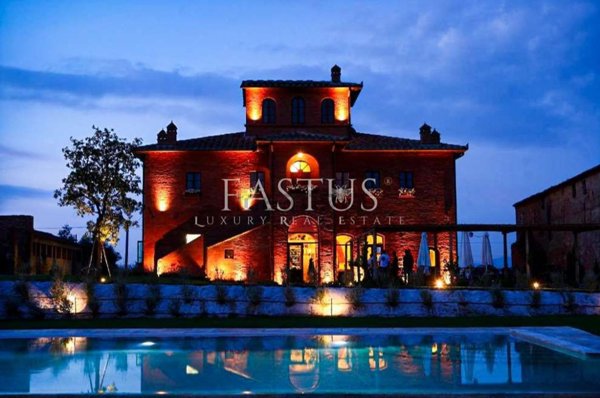 casa indipendente in vendita a Sinalunga