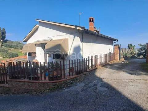 casa indipendente in vendita a Sinalunga
