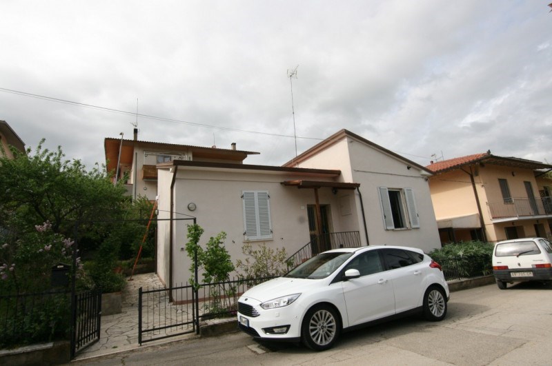 casa indipendente in vendita a Sinalunga in zona Guazzino