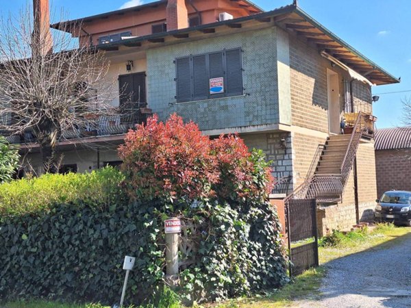 casa indipendente in vendita a Sinalunga