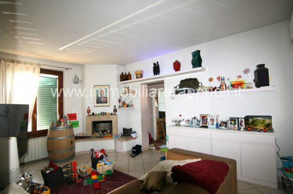 casa indipendente in vendita a Sinalunga in zona Bettolle