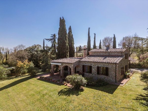 casa indipendente in vendita a Sinalunga