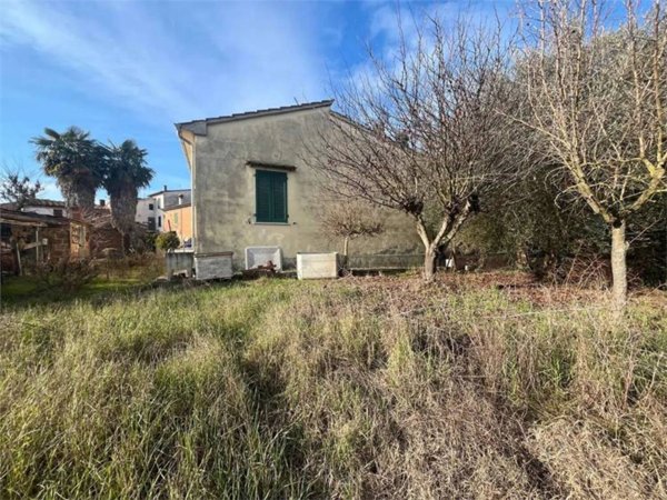 casa indipendente in vendita a Sinalunga in zona Bettolle