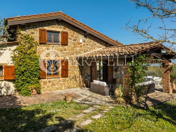 casa indipendente in vendita a Sinalunga