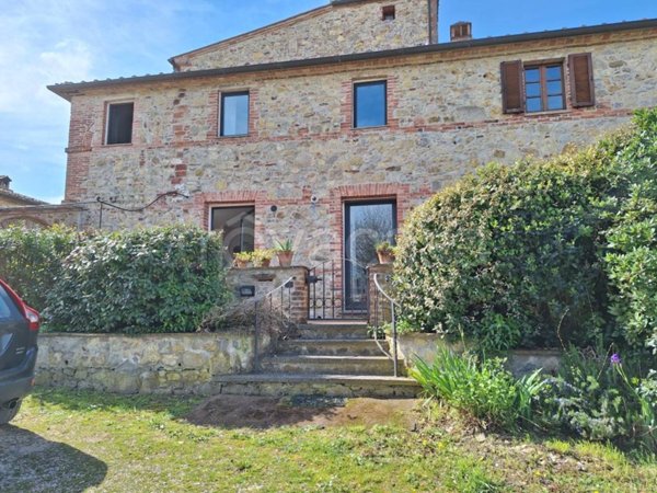 casa indipendente in vendita a Sinalunga