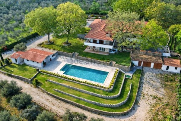 casa indipendente in vendita a Sinalunga