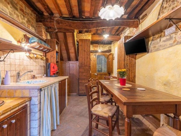 casa indipendente in vendita a Sinalunga in zona Scrofiano