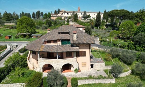 casa indipendente in vendita a Sinalunga