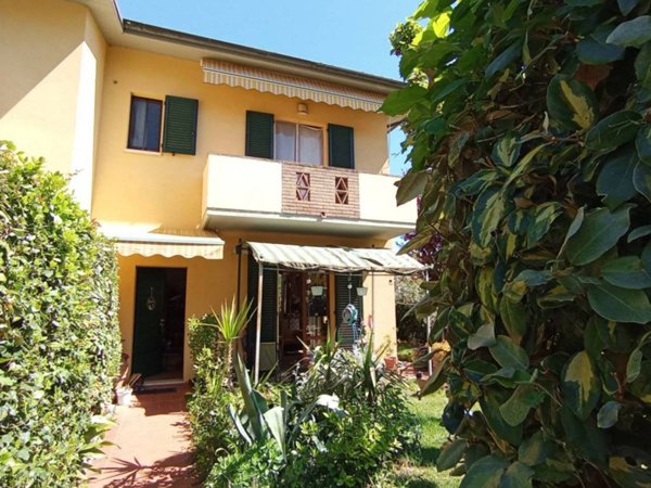 casa indipendente in vendita a Sinalunga