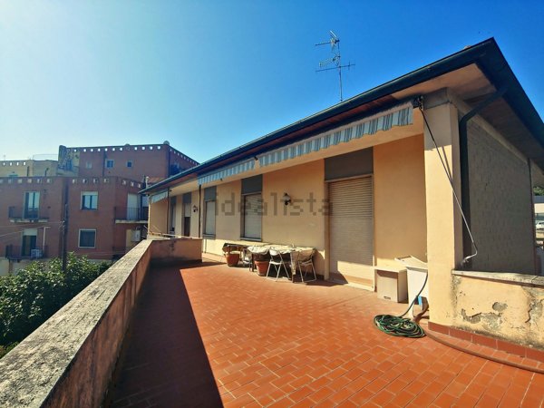 casa indipendente in vendita a Sinalunga
