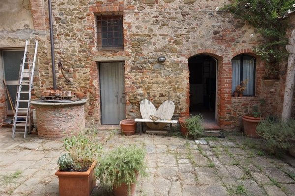 casa indipendente in vendita a Sinalunga