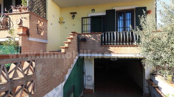 casa indipendente in vendita a Sinalunga