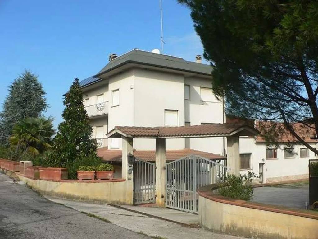 casa indipendente in vendita a Sinalunga in zona Guazzino