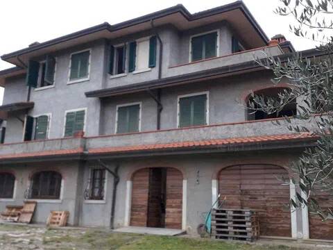 casa indipendente in vendita a Sinalunga