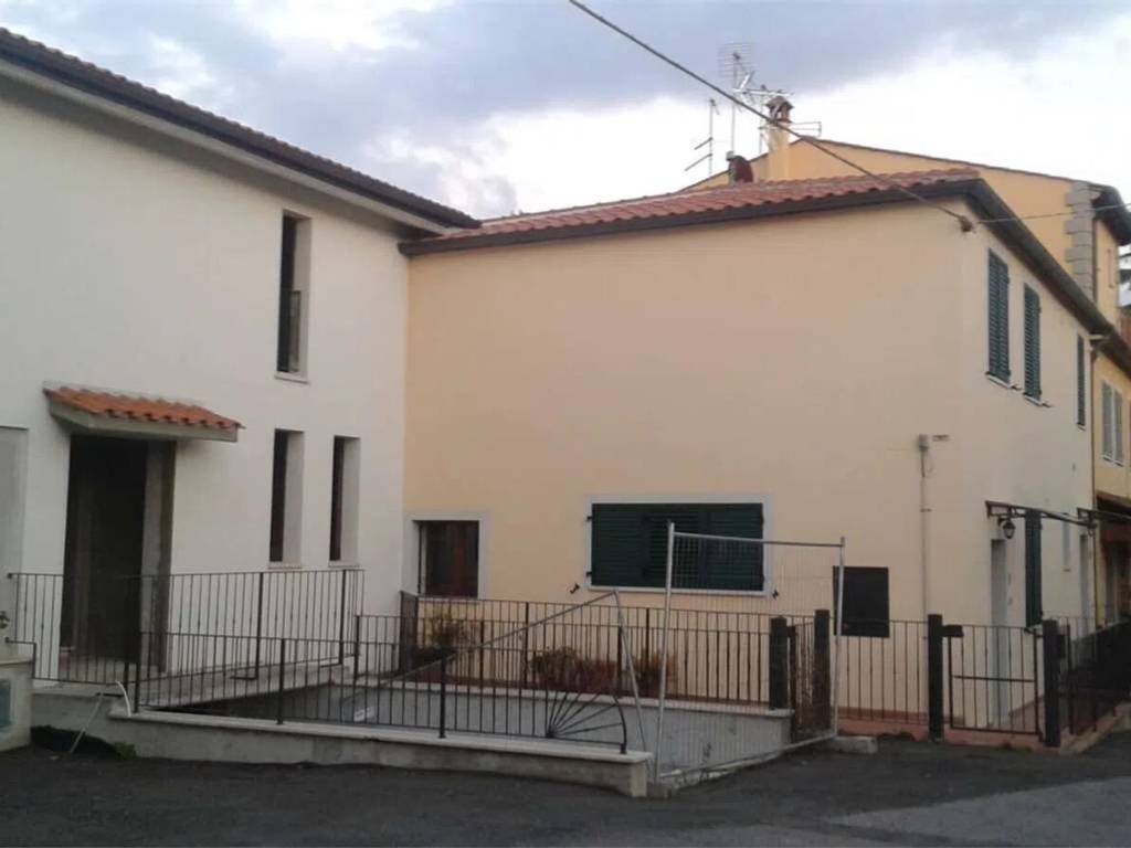 casa indipendente in vendita a Sinalunga