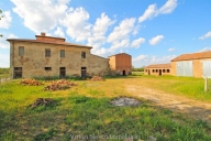 locale di sgombero in vendita a Sinalunga in zona Bettolle
