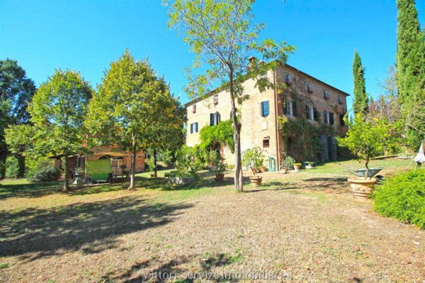 casa indipendente in vendita a Sinalunga