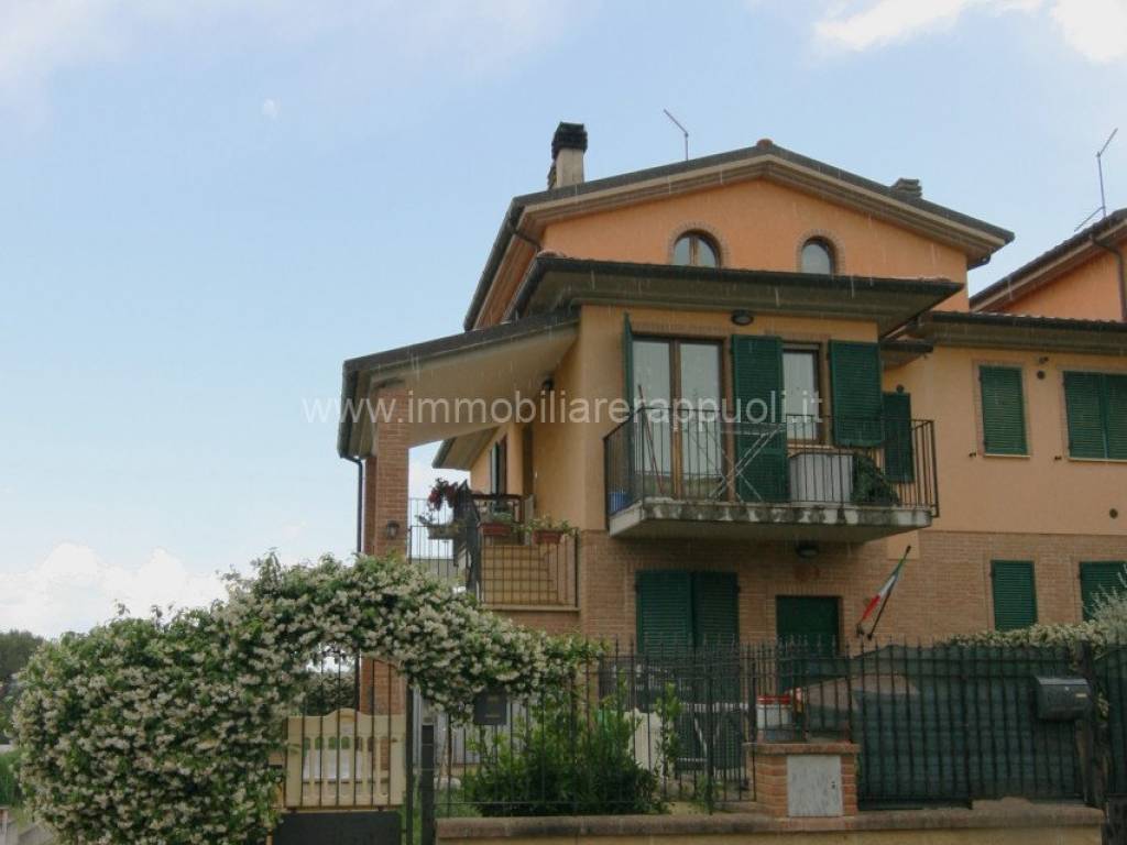 casa indipendente in vendita a Sinalunga