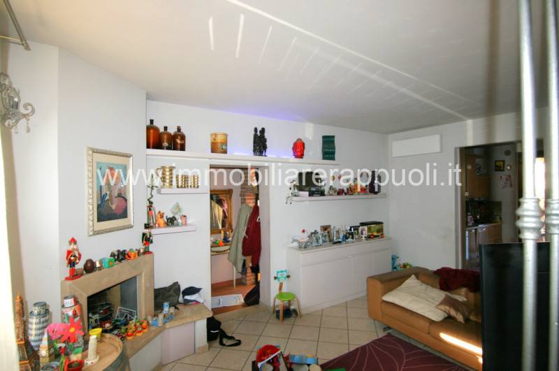 casa indipendente in vendita a Sinalunga in zona Bettolle