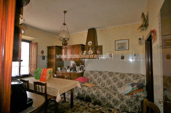 casa indipendente in vendita a Sinalunga