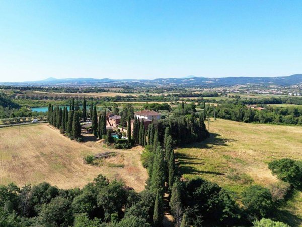 casa indipendente in vendita a Sinalunga