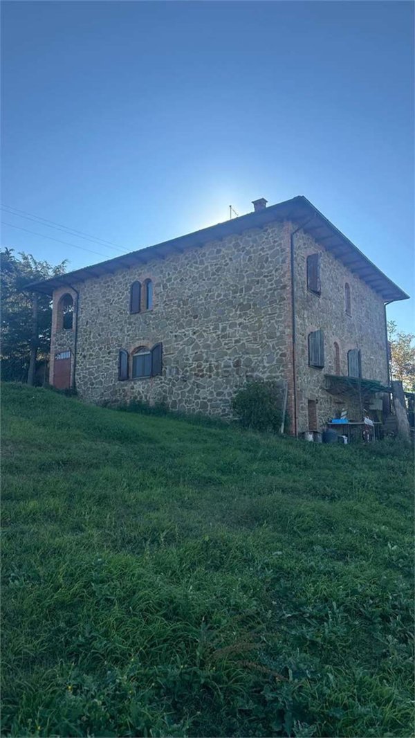 casa indipendente in vendita a Sinalunga in zona Scrofiano