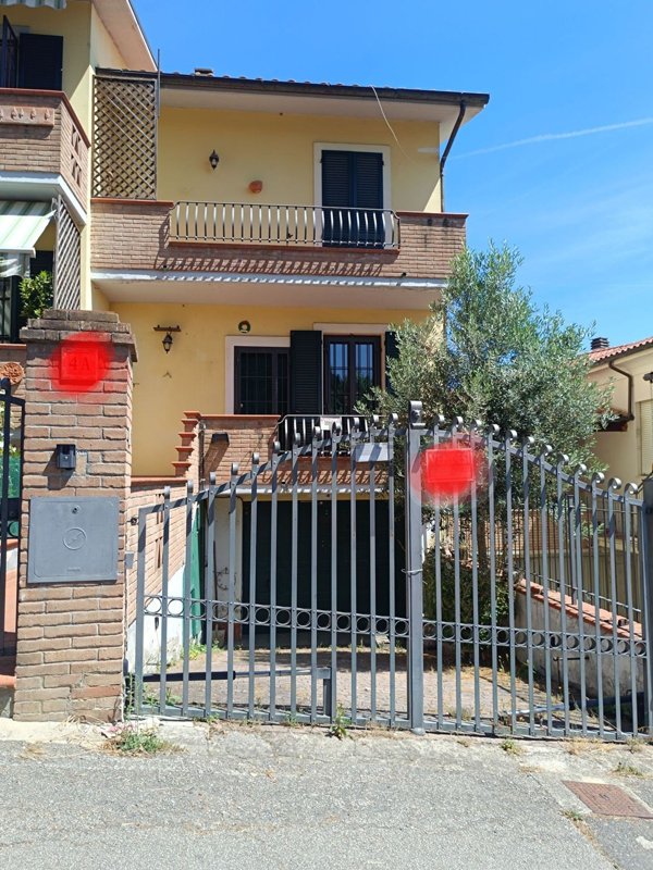 casa indipendente in vendita a Sinalunga in zona Rigaiolo
