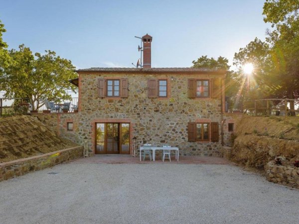 casa indipendente in vendita a Sinalunga in zona Farnetella