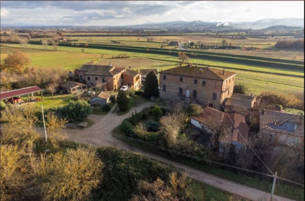 casa indipendente in vendita a Sinalunga