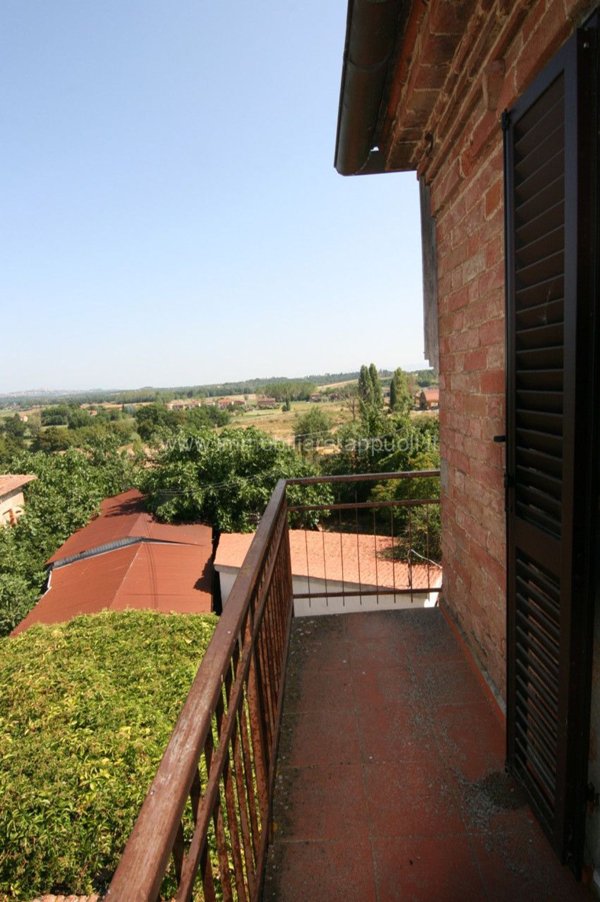 esavano in vendita a Sinalunga in zona Rigaiolo