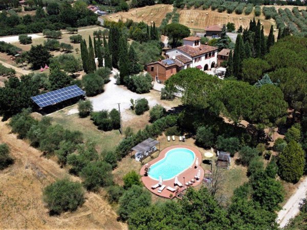 casa indipendente in vendita a Sinalunga in zona Bettolle