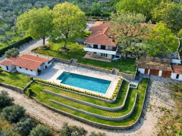 casa indipendente in vendita a Sinalunga