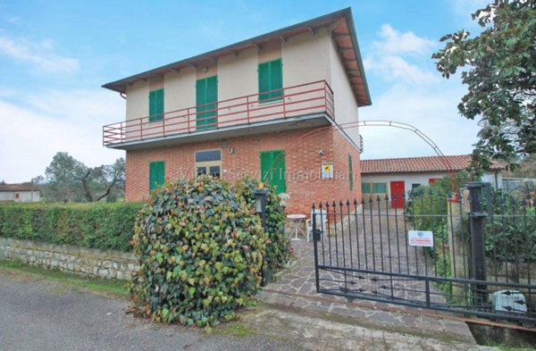 casa indipendente in vendita a Sinalunga