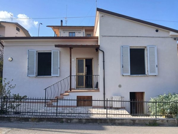 appartamento in vendita a Sinalunga in zona Guazzino