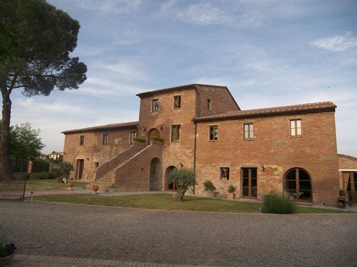 negozio in vendita a Sinalunga in zona Bettolle