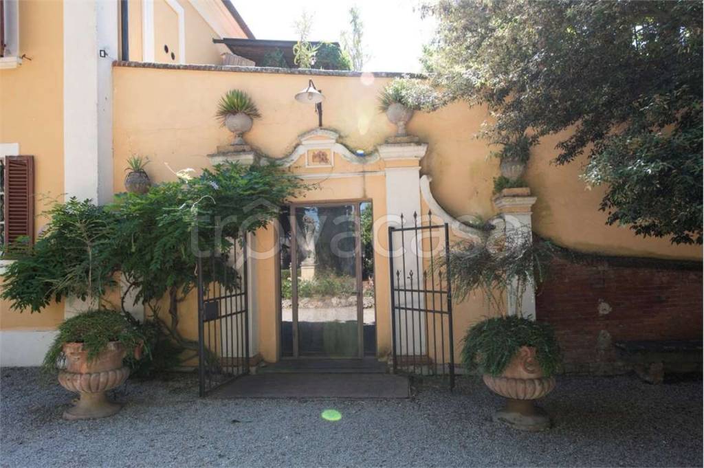 casa indipendente in vendita a Sinalunga in zona Bettolle