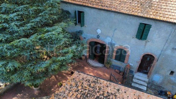 casa indipendente in vendita a Sinalunga in zona Scrofiano