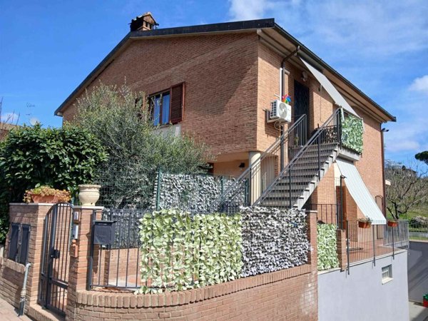appartamento in vendita a Sinalunga in zona Rigomagno