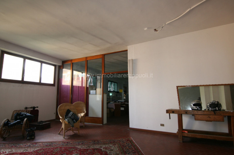 intera palazzina in vendita a Sinalunga in zona Bettolle