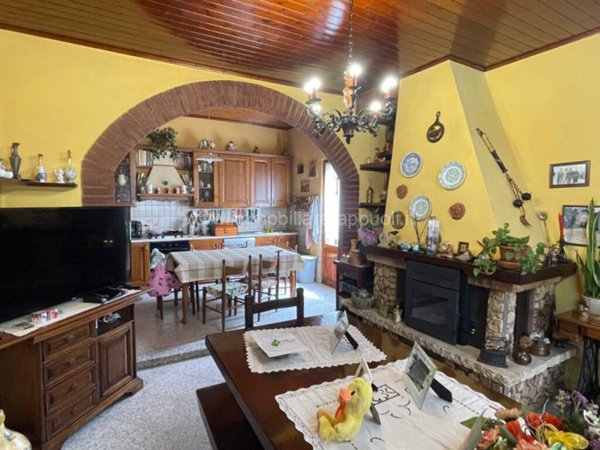 casa indipendente in vendita a Sinalunga in zona Guazzino