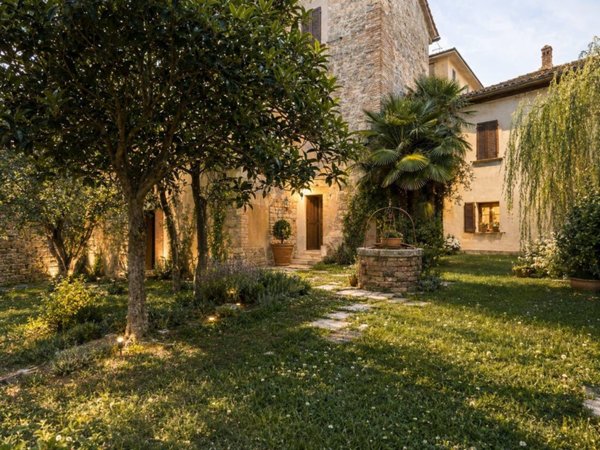 casa indipendente in vendita a Sinalunga in zona Bettolle